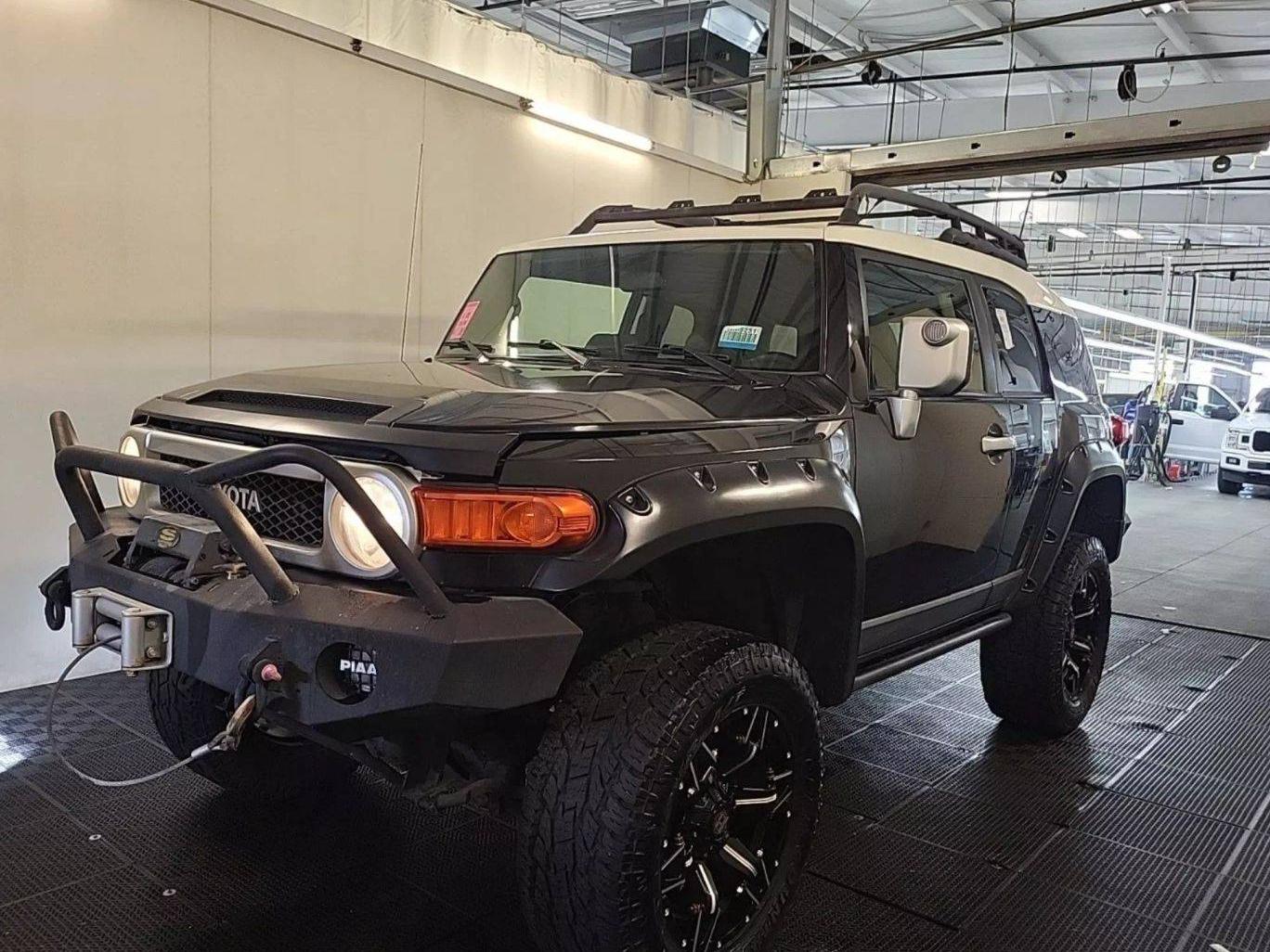 TOYOTA FJ CRUISER 2008 JTEBU11F68K028774 image